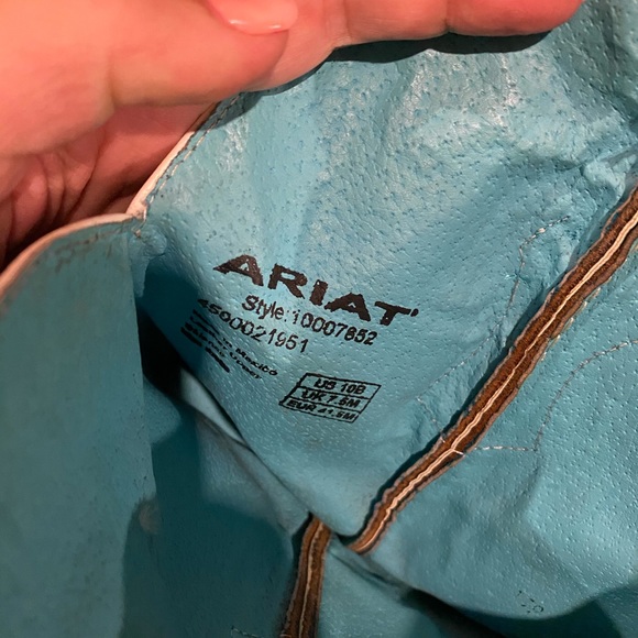 Ariat Cowboy Cowgirl Boots - Picture 3 of 6